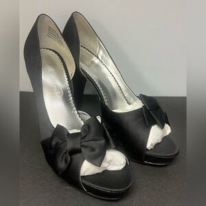Michelangelo‎  - Maribelle Black Heels with Bows- Size: 8M, New without box